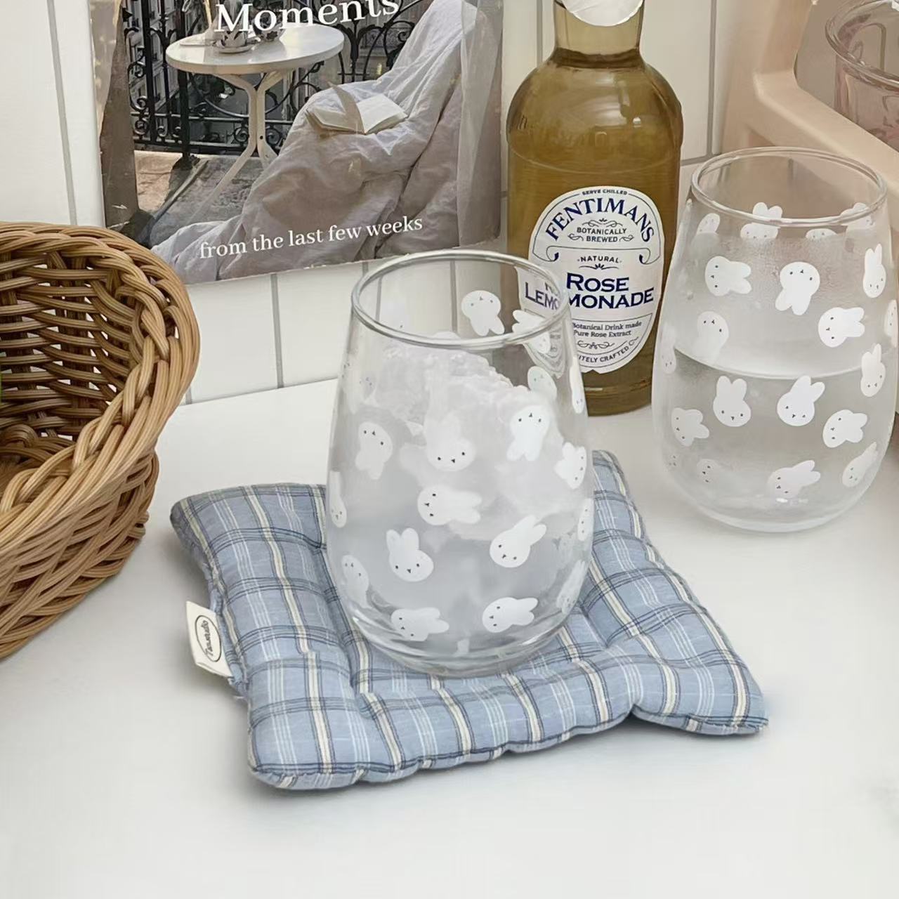 Niedlicher Miffy-Kaninchen-Dru – Coffee And Tea Glass Bewertung und Preis