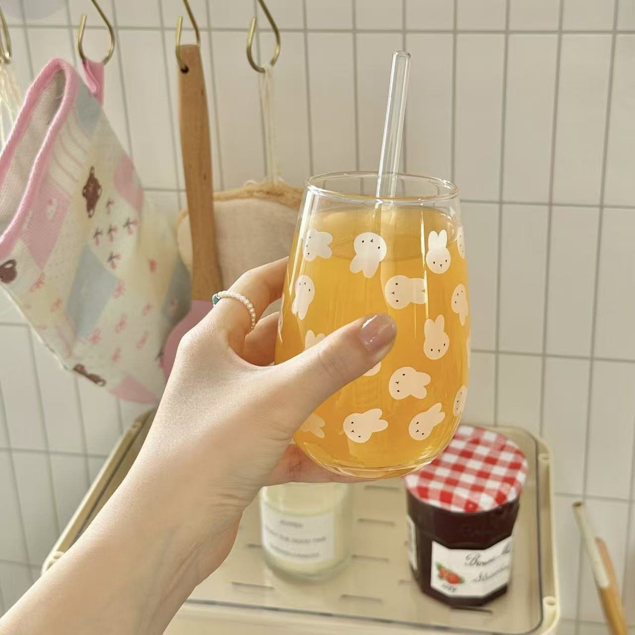 Niedlicher Miffy-Kaninchen-Dru – Coffee And Tea Glass Bewertung und Preis
