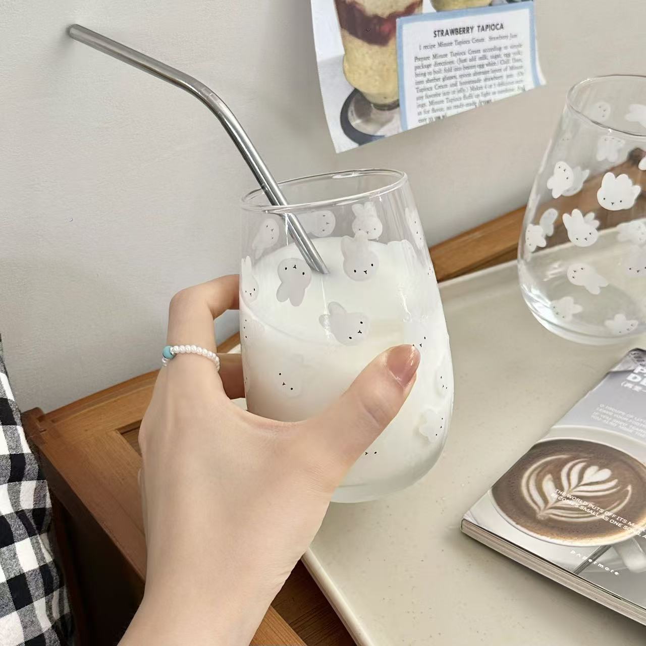 Niedlicher Miffy-Kaninchen-Dru – Coffee And Tea Glass Bewertung und Preis